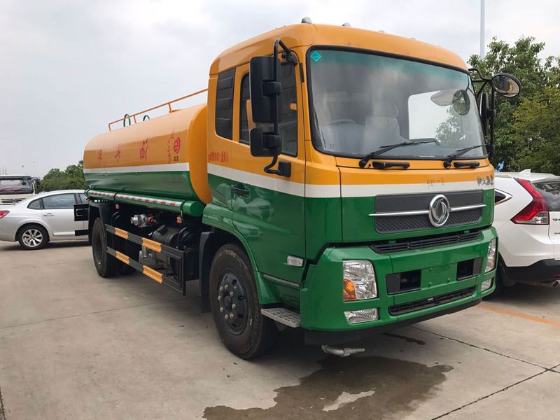 12����12�����|�L(f��ng)���\�G����ˮ܇�DƬ