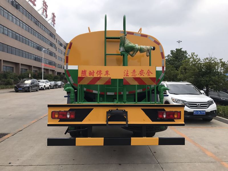 12噸(12方)東風(fēng)天錦綠化灑水車價格4