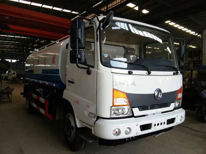 10噸灑水車轉(zhuǎn)讓_二手灑水車交易市場_10噸(10方)東風(fēng)嘉運綠化灑水車價格3