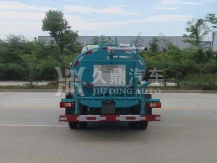 解放2噸綠化灑水車廠家價(jià)格4