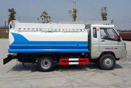 小型灑水車視頻_3噸時風風菱小型灑水車3