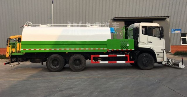 公路灑水車灑水視頻_東風天龍后雙橋公路灑水車2
