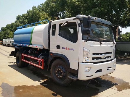 10噸灑水車參數(shù)_時風(fēng)風(fēng)馳10方綠化灑水車廠家價格4