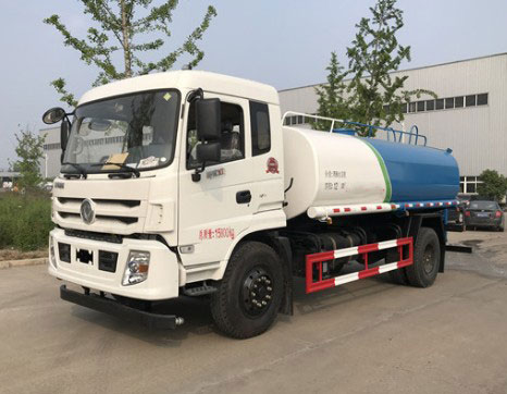 15方灑水車一天租金多少_東風御虎15噸綠化灑水車廠家價格2