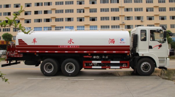 東風齊星駕駛室22噸后雙橋灑水車高清圖片 東風齊星駕駛室22噸后雙橋灑水車高清圖片