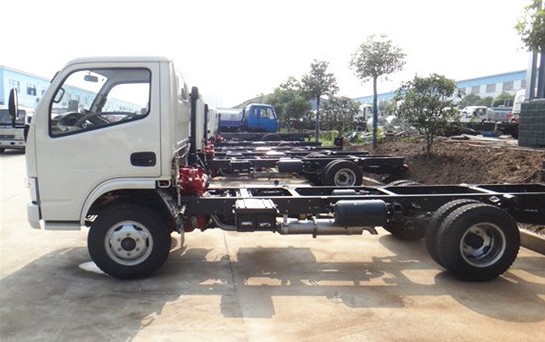 灑水車底盤圖片 灑水車底盤圖片