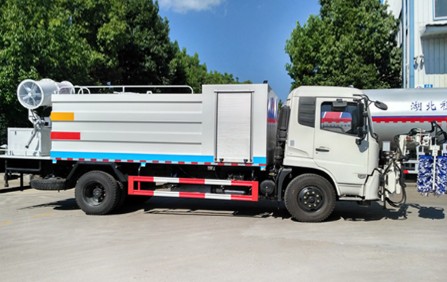 多功能灑水車-東風天錦護欄清洗灑水車3