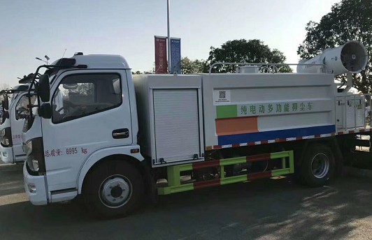 新能源小型灑水車_東風(fēng)凱普特5方純電動(dòng)小型灑水車3