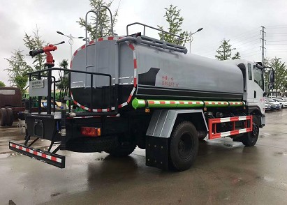 12噸灑水車(chē)廠家報(bào)價(jià)_國(guó)六12方東風(fēng)專用底盤(pán)D1綠化灑水車(chē)廠家價(jià)格3