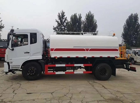 12噸灑水車(chē)包月多少錢(qián)一個(gè)月_國(guó)六12方東風(fēng)隨專(zhuān)D17綠化灑水車(chē)廠家價(jià)格3