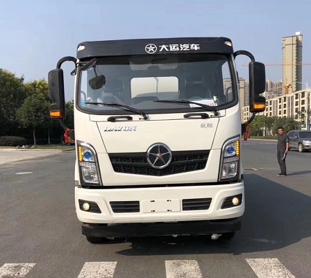 15噸灑水車多長(zhǎng)_大運(yùn)致勝15方綠化灑水車廠家價(jià)格3