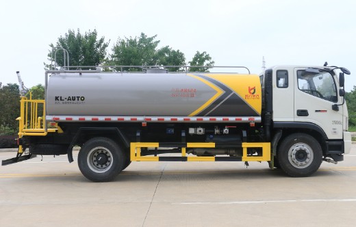 國六福田時代新領(lǐng)航12方灑水車 國六福田時代新領(lǐng)航12方灑水車