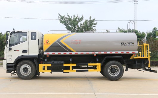 國六福田時代新領(lǐng)航12方灑水車 國六福田時代新領(lǐng)航12方灑水車