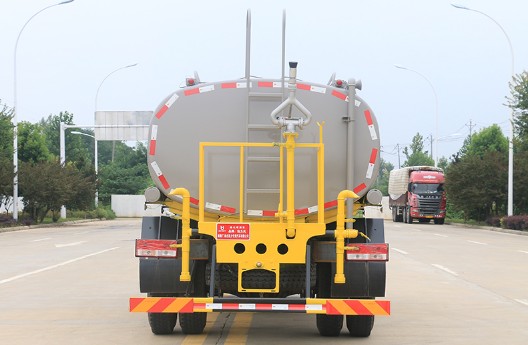 12方灑水車價格表_國六福田時代新領(lǐng)航12噸綠化灑水車灑水車廠家價格3