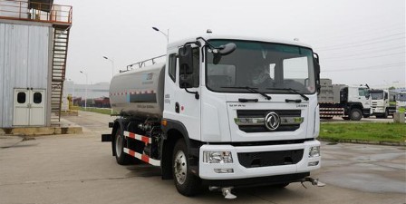 灑水車圖片 灑水車圖片