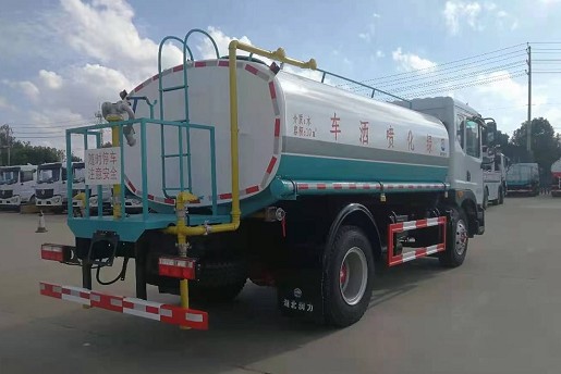 湖北潤力16方東風(fēng)多利卡D9灑水車 湖北潤力16方東風(fēng)多利卡D9灑水車