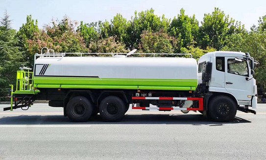 國(guó)六東風(fēng)隨專(zhuān)K6后雙橋?yàn)⑺?chē) 國(guó)六東風(fēng)隨專(zhuān)K6后雙橋?yàn)⑺?chē)