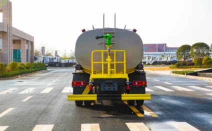 國六9.2m3東風華神T3灑水車圖片 國六9.2m3東風華神T3灑水車圖片