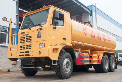 礦用灑水車圖片 礦用灑水車圖片