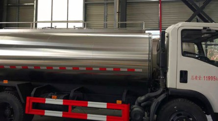 食品級(jí)304不銹鋼運(yùn)水車(chē)外觀圖 食品級(jí)304不銹鋼運(yùn)水車(chē)外觀圖