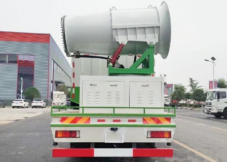 國六6X4紅巖杰獅灑水車圖片 國六6X4紅巖杰獅灑水車圖片