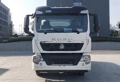 國(guó)六重汽豪沃TX綠化噴灑車圖片 國(guó)六重汽豪沃TX綠化噴灑車圖片