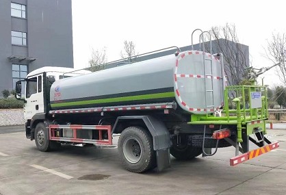 國(guó)六重汽豪沃TX綠化噴灑車圖片 國(guó)六重汽豪沃TX綠化噴灑車圖片