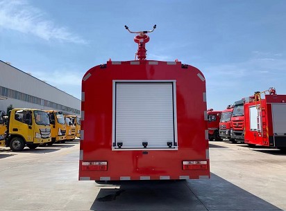 國六東風(fēng)凱普特8方消防灑水車圖片 國六東風(fēng)凱普特8方消防灑水車圖片