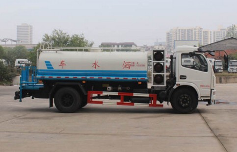 �����|�L(f��ng)������Ȼ��ױP��ˮ܇�DƬ