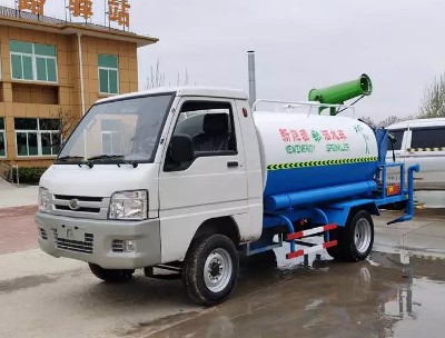 小型電動(dòng)四輪灑水車圖片 小型電動(dòng)四輪灑水車圖片