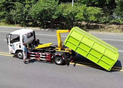 國六大運(yùn)藍(lán)牌勾臂垃圾車圖片 國六大運(yùn)藍(lán)牌勾臂垃圾車圖片