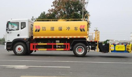 國六12方東風多利卡D9灑水車帶防撞緩沖車 國六12方東風多利卡D9灑水車帶防撞緩沖車