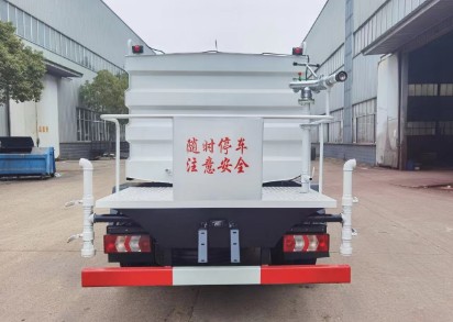 東風柳汽7方藍牌灑水車 東風柳汽7方藍牌灑水車