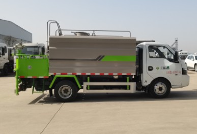 東風(fēng)途逸藍(lán)牌灑水車(chē)_7方藍(lán)牌灑水車(chē)2