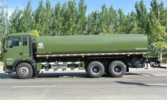 重汽豪沃304不銹鋼灑水車_重汽豪沃20噸熱水保溫運(yùn)水車 重汽豪沃304不銹鋼灑水車_重汽豪沃20噸熱水保溫運(yùn)水車