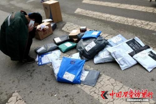 5問智能快遞柜:沒收到取件碼 快件被損毀誰擔責?