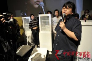 羅永浩不滿西門子道歉 “封錘遺作”再砸冰箱